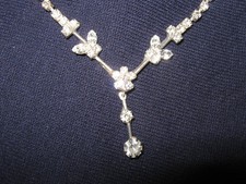 NIB Silvertone Rhinestone BUTTERFLY Flower Necklace and Earring Set