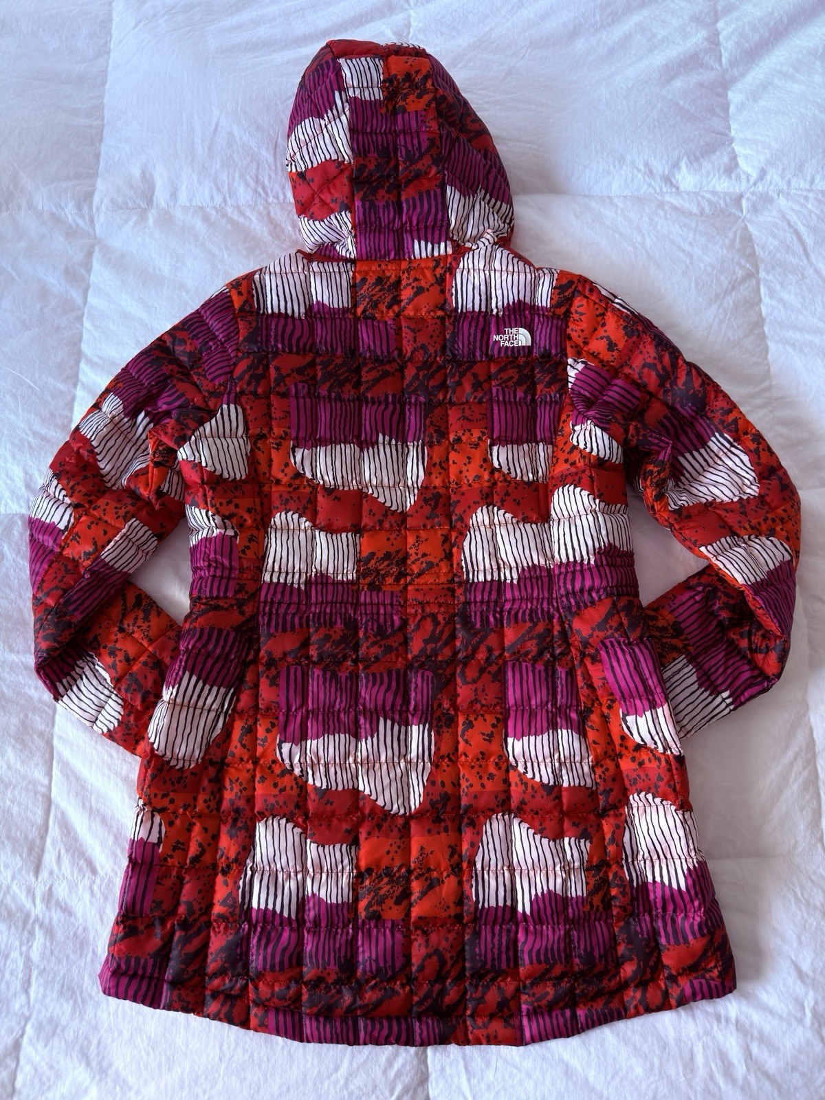 The North Face Women’s ThermoBall™ Eco Parka - Size Medium - Rare Abstract Print image 10