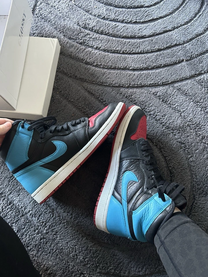 Nike Air Jordan 1, photo 3 of 5
