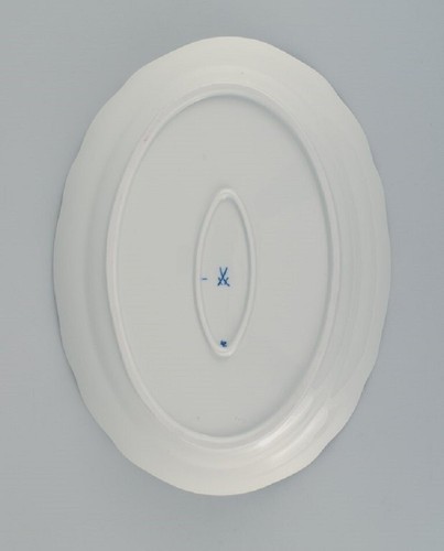 Meissen, piatto ovale Blue Onion in porcellana. Circa 1900. - Foto 5 di 6