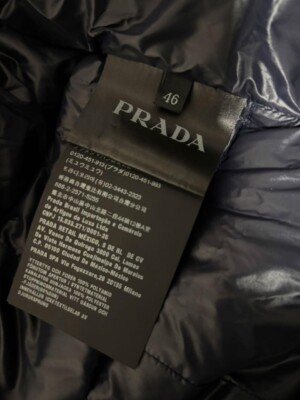 PRADA SGB628 Size 46 Triangular Logo Plate Stand Collar ZIPUP Down