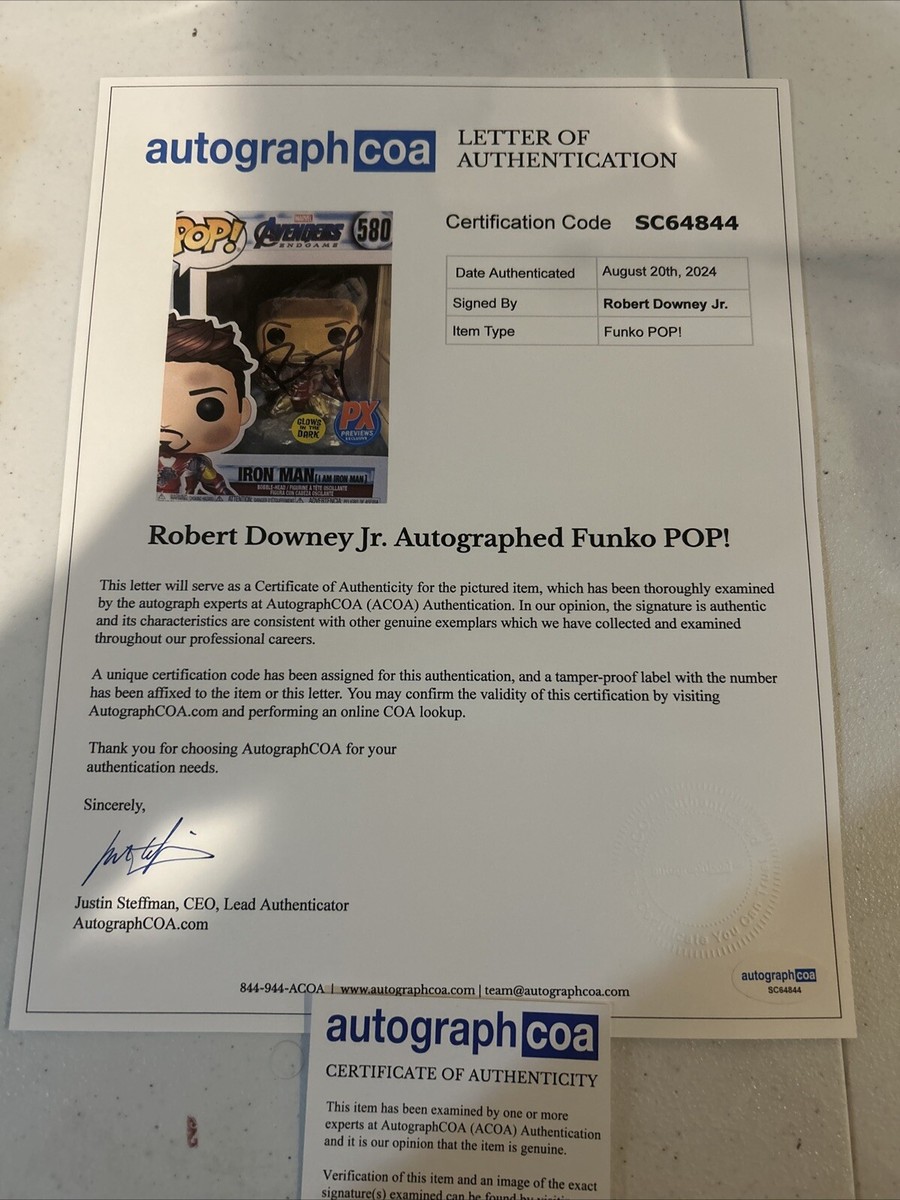 ロケット　funko acoa鑑定済み　ブラッドリークーパーサイン入り ロケット funko acoa鑑定済み ブラッドリークーパーサイン入り