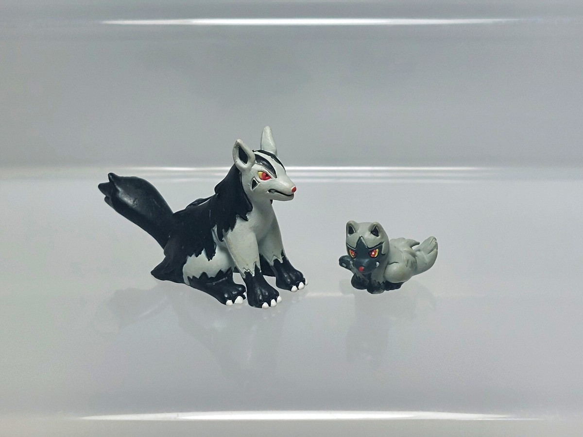 Mightyena Poochyena Pokemon Zukan 1/40 Scale Figure Tomy 2003 L03