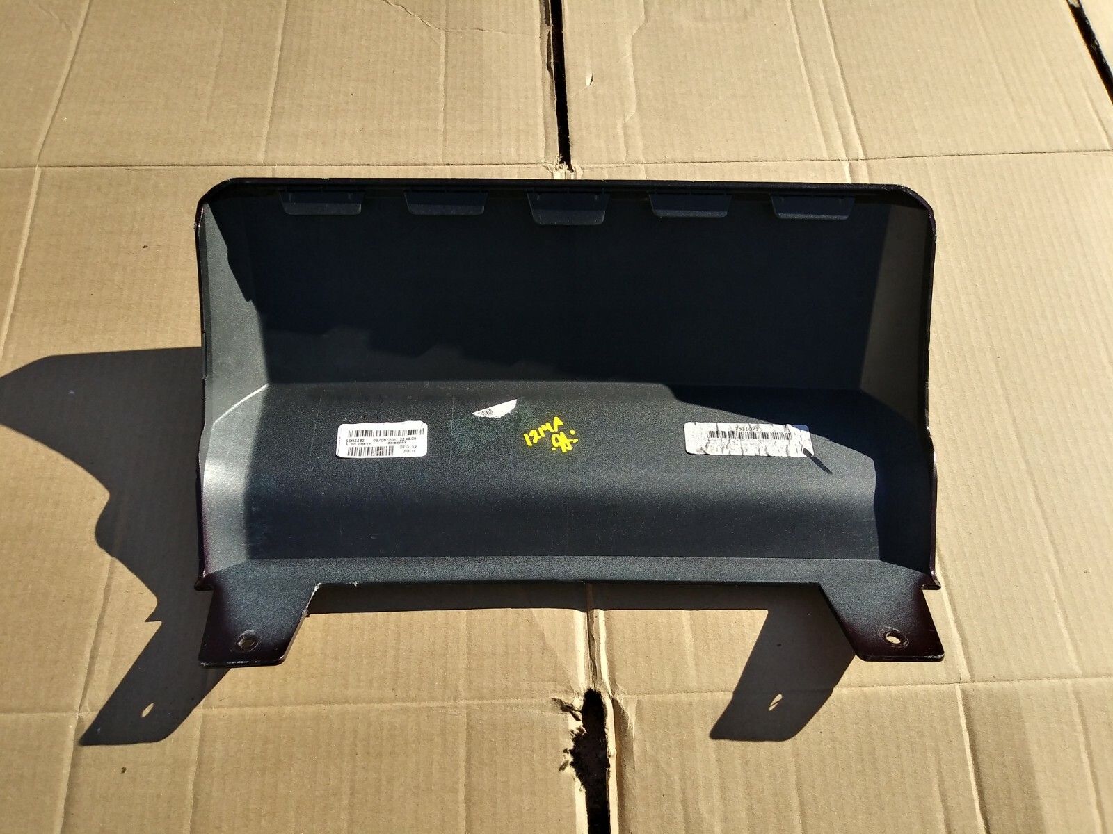 20152020 Tahoe Suburban Hitch Cover Addible Berries 23142973 OEM eBay