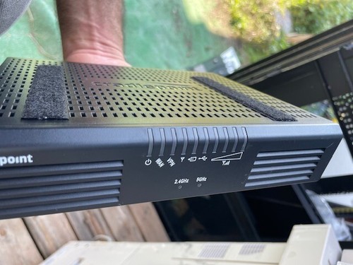 Cradlepoint AER1600 Wireless Router w/ Antennas - Picture 3 of 3
