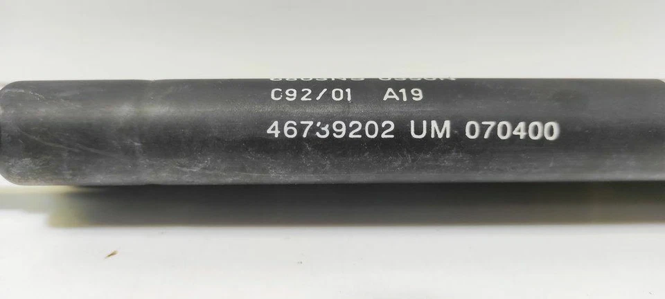 Alfa Romeo 147 2001 Set Gas Struts Damper Bonnet 46739202 UST46958 - Imagem 4 de 4