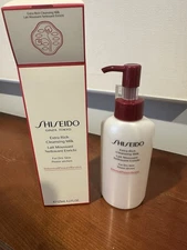 New Shiseido Extra Rich Cleansing Milk For Dry Skin 125ml / 4.2oz.  NEW IN BOX
