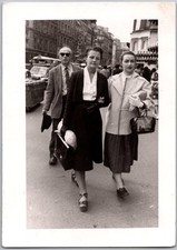 Vtg Snapshot Group Walking Paris Street Fashion Handbags Suits 1953