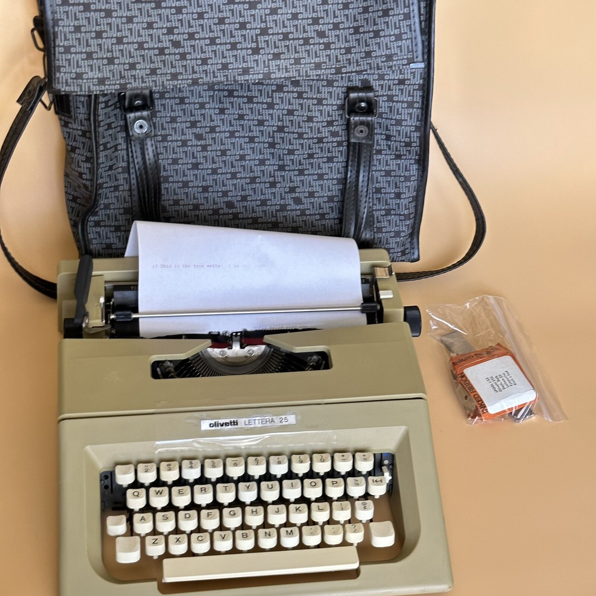 Olivetti Lettera 32 ジャンク品 OLIVETTI UNDERWOOD Lettera 32 Portable Typewriter | eBay