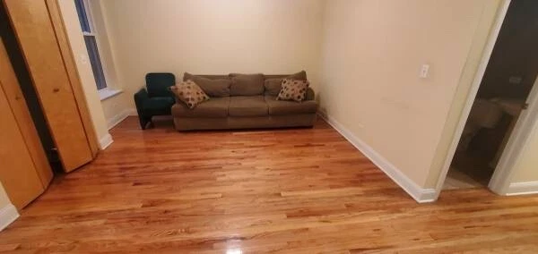 Sofá con 3 cojines, 5 almohadas, buen estado, sofá - marrón Foto 2 de 2