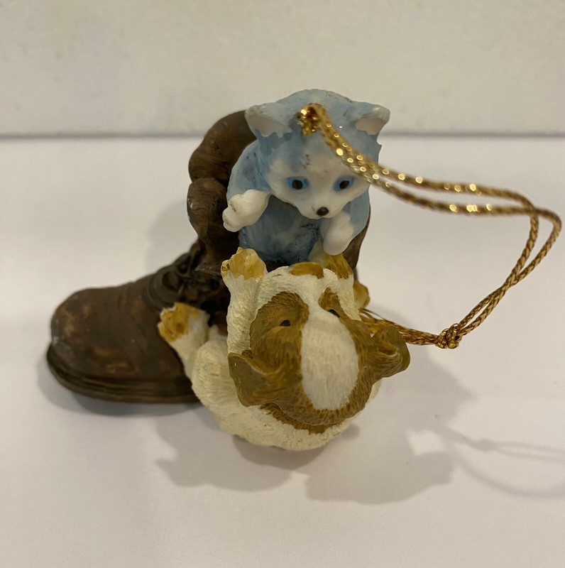 New VTG Grey Kitten & Puppy Climbing Boot Miniature Figurine Christmas Ornament