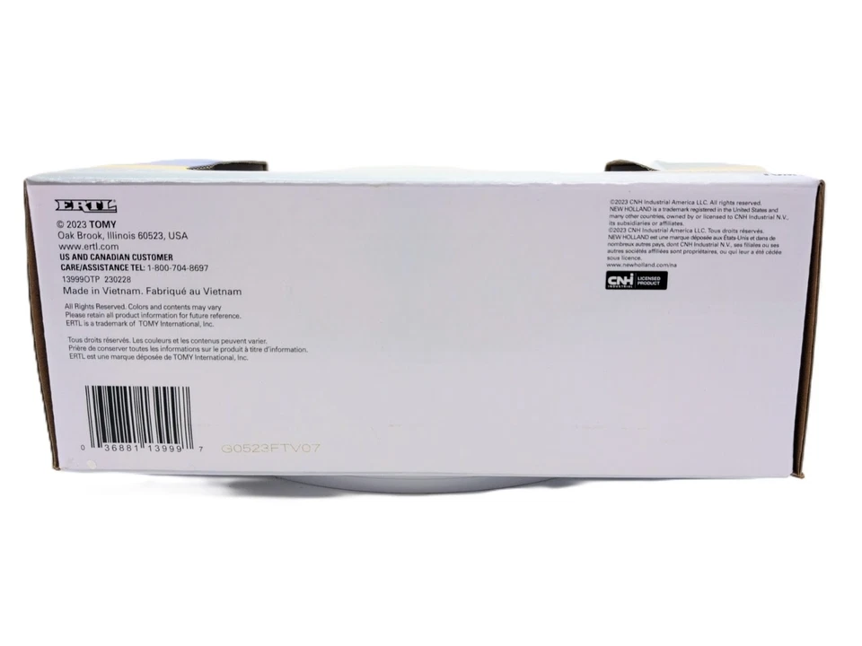 1/64 New Holland CR9.90 Combine With Tracks, Updated Graphics, Gold Chaser - Image 3 of 3