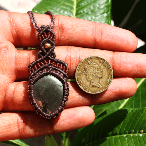 Collana artigianale pietra preziosa Reiki ciondolo boho macramè pirite dorata naturale - Foto 11 di 17