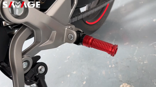 Clavijas para pies de reposapiés delanteras para CF MOTO 800NK 450 SR 450SS/SRS 450 NK 2023 - Vídeo 1 de 1