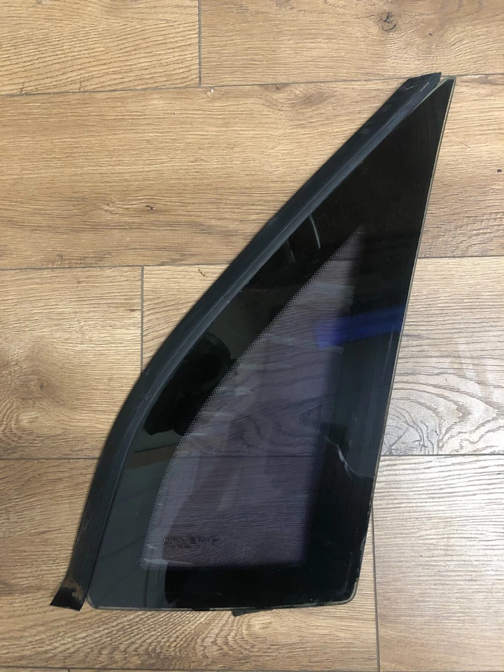 Cuarto de cristal trasero derecho Ford Tempo 4 puertas: 1988, 1989, 1990, 1991, 1992 - 1994 Foto 2 de 4