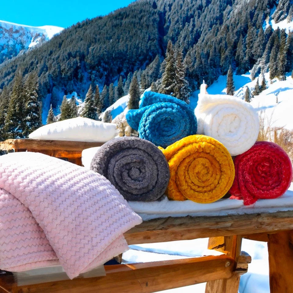 Cocooning Plaid in Microfibra, Da 120 X 160 Cm, Di Colore Verde Acqua - Immagine 2 di 4