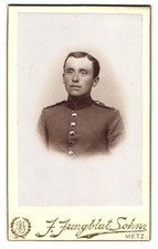 Photo J. Jungblut Sohn, Metz, the garden street 10, Junger soldier in uniform Rg