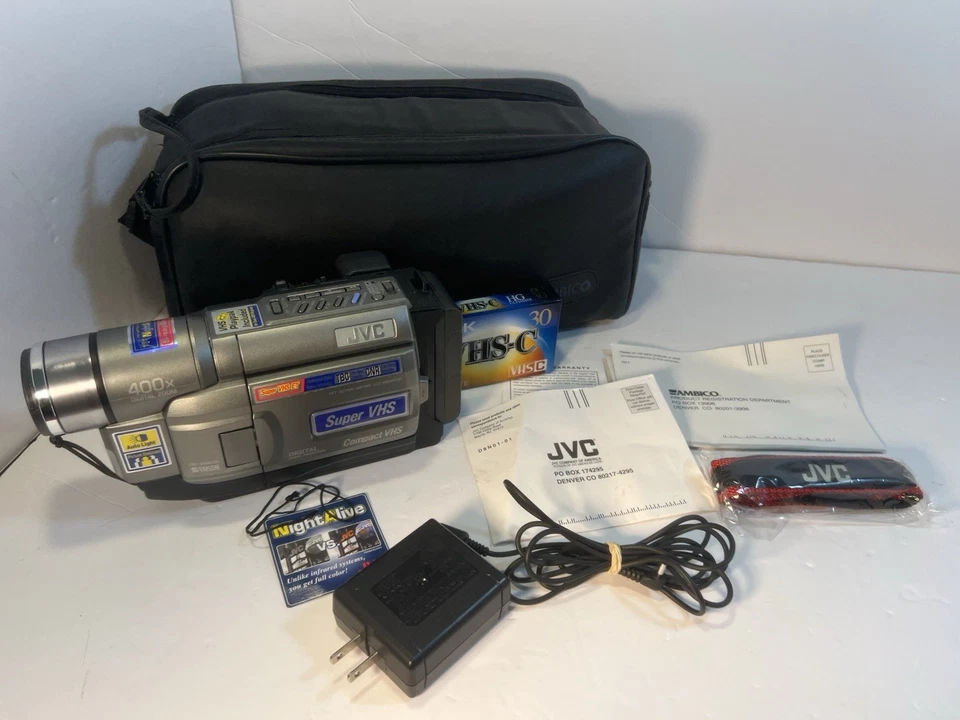 JVC GR-SXM235U Compact VHS Camcorder w/ Battery m, remote, Carry Strap, and Bag - Image 2 of 4