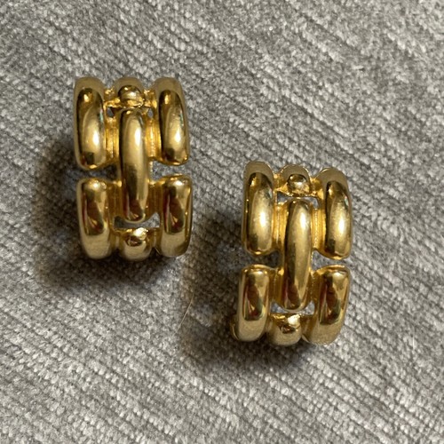 ELEGANT VTG GIVENCHY COUTURE BRUSHED GOLDEN METAL CHAIN HALF HOOP CLIP EARRINGS - Picture 5 of 10