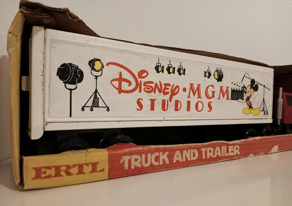 Disney MGM Studios Tractor/Trailer Set by ERTL  - Image 4 of 4