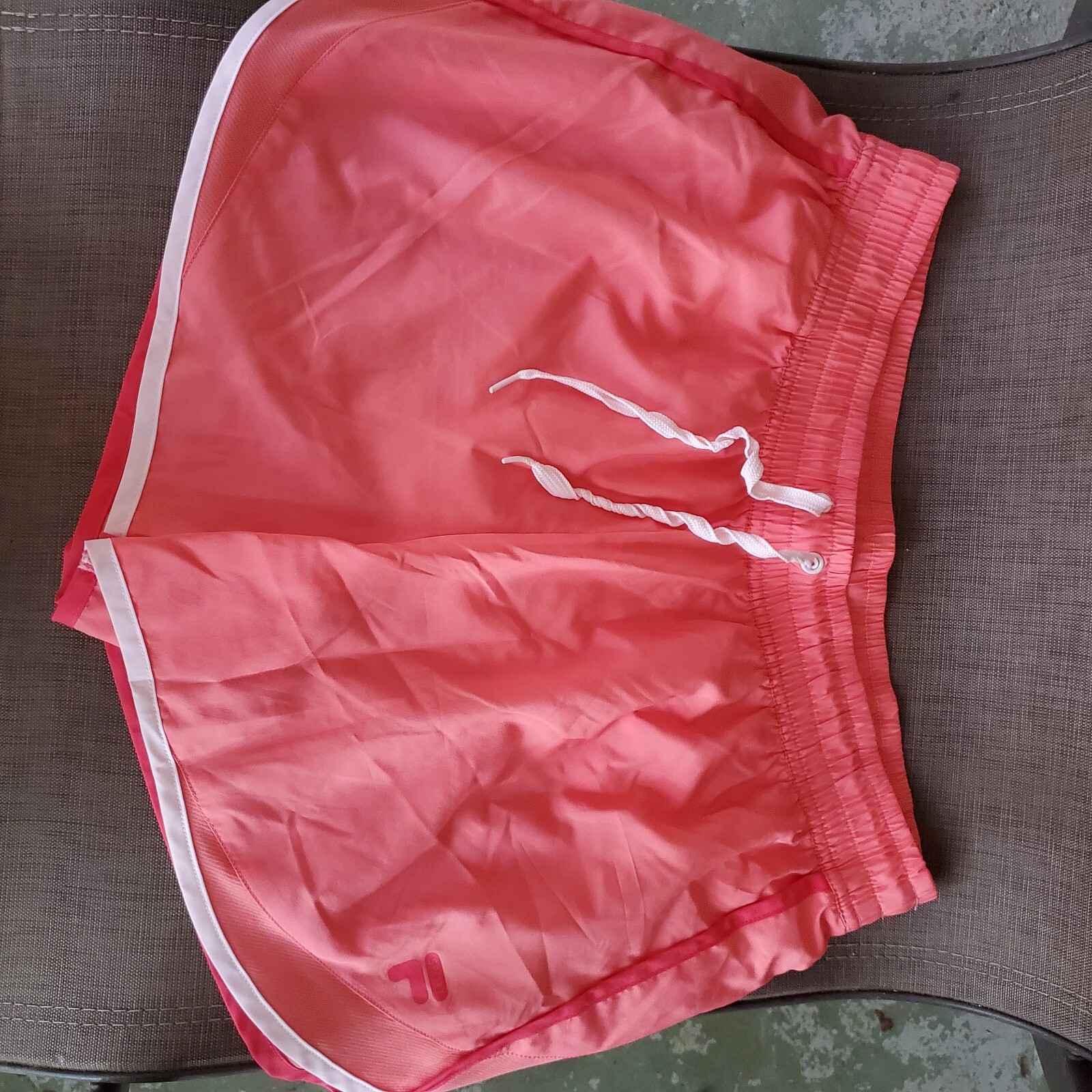 FILA Pantaloncini da donna taglia media colore arancione ottime condizioni!