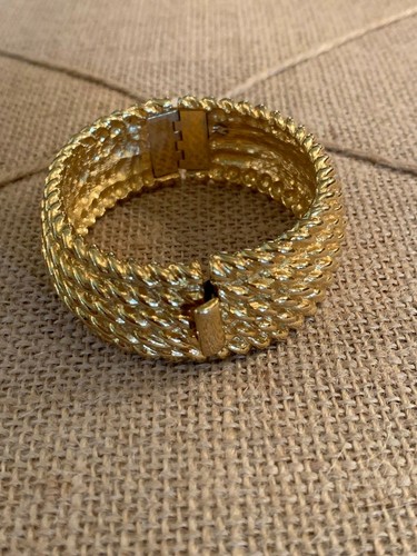 St. John Bangle - Picture 2 of 5