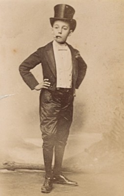 Wohlhabender Junge Spielszene de Genre Frankreich altes Delaporte Foto 1900