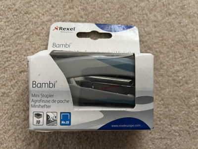 Rexel Bambi Mini Hefter mit 1500 kostenlosen Heftklammern - grau/blau