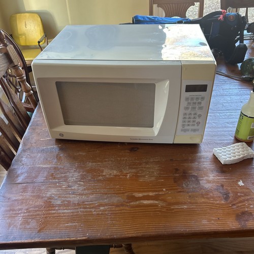 GE JES738WH Countertop Turntable Microwave