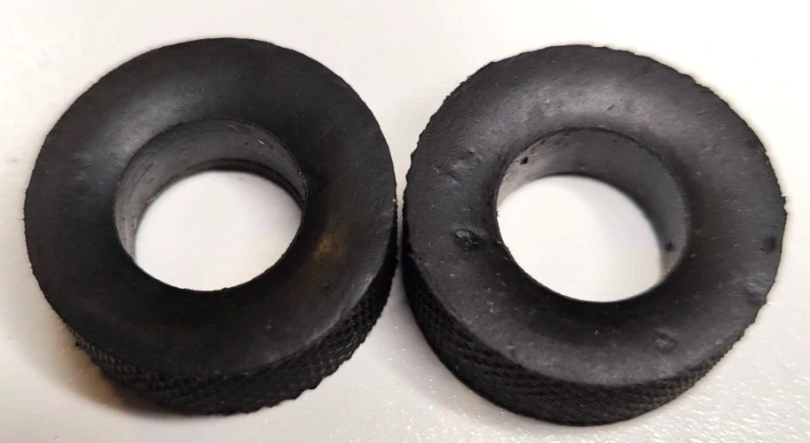 Vintage Strombecker #8444 Diamond Pattern  1" & 7/32" X  7/16" fit flat/rib rims - Image 3 of 3