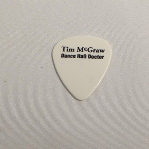 Tim-McGraw-Dance-Hall-Doctor-Bob-Minner-Signature-White-Tour-Guitar-Pick