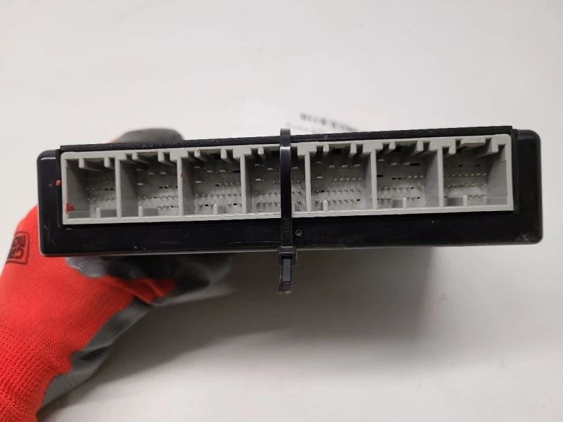 Модуль управления кузовом 12-14 CADILLAC ЭСКАЛАД BCM под рулевую колонку 22846364 - Изображение 3 из 4