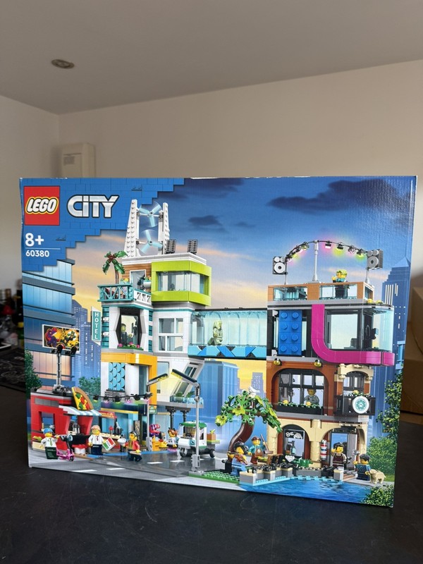Lego City : Downtown City Centre (60380) BRAND NEW, SEALED & RETIRED Set