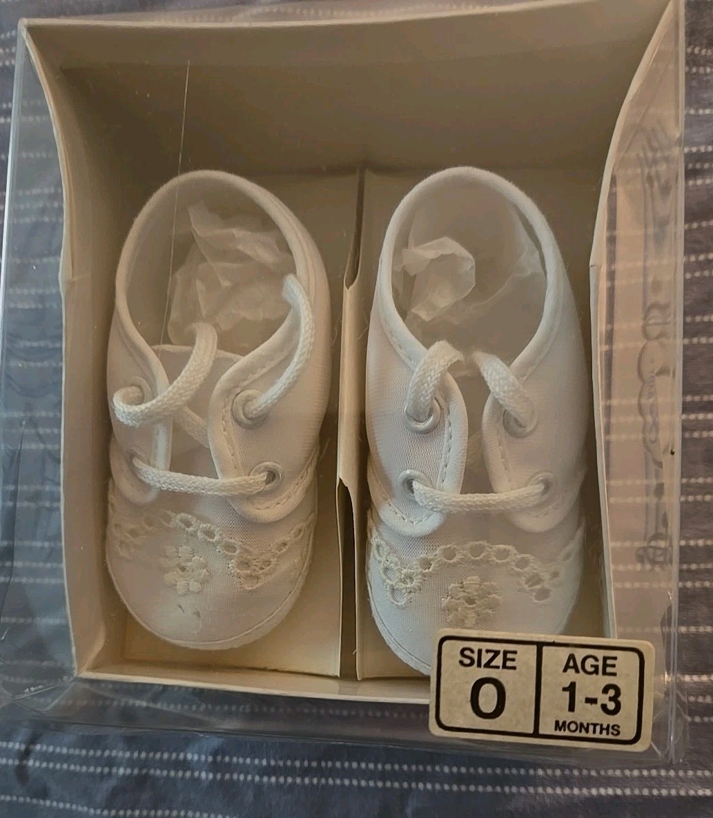 Lullaby Baby Shoes~ Size 0~ 1 to 3 Months ~ NIB