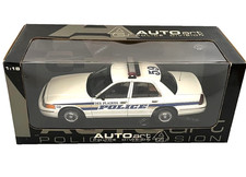 AUTOart Police Division 1/18 Ford Crown Victoria LAPD White 72701