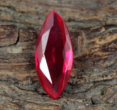 AGI-zertifizierter 8,30 ct natürlicher roter Rubin 21 x 9 mm Marquise loser...