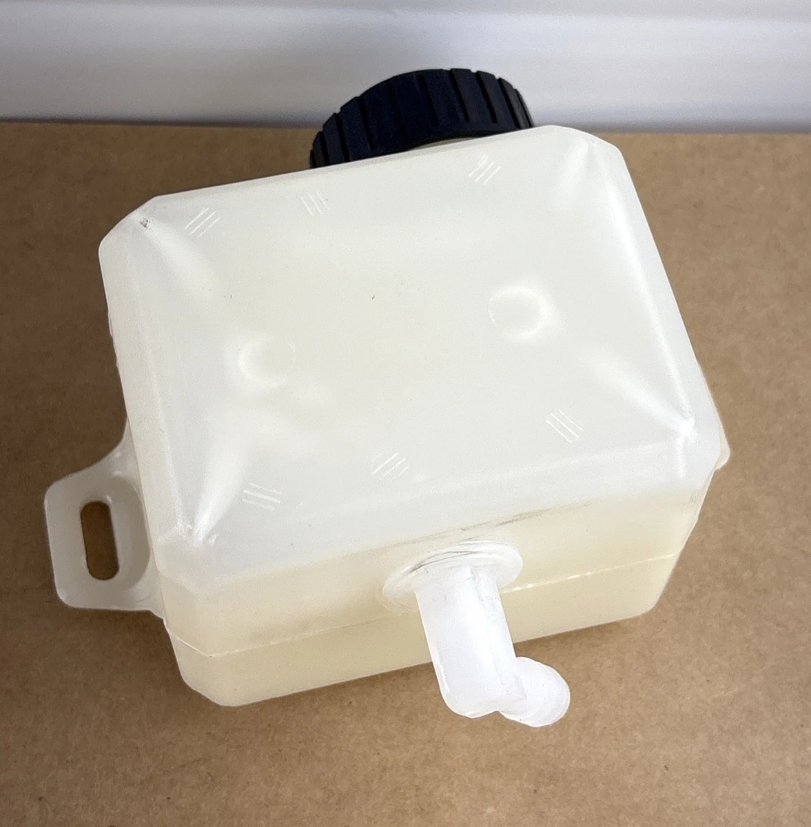 5 Quart Polypropylene Plastic Fluid Reservoir Tank w/ Black Cap & Mounting Tabs photo 4