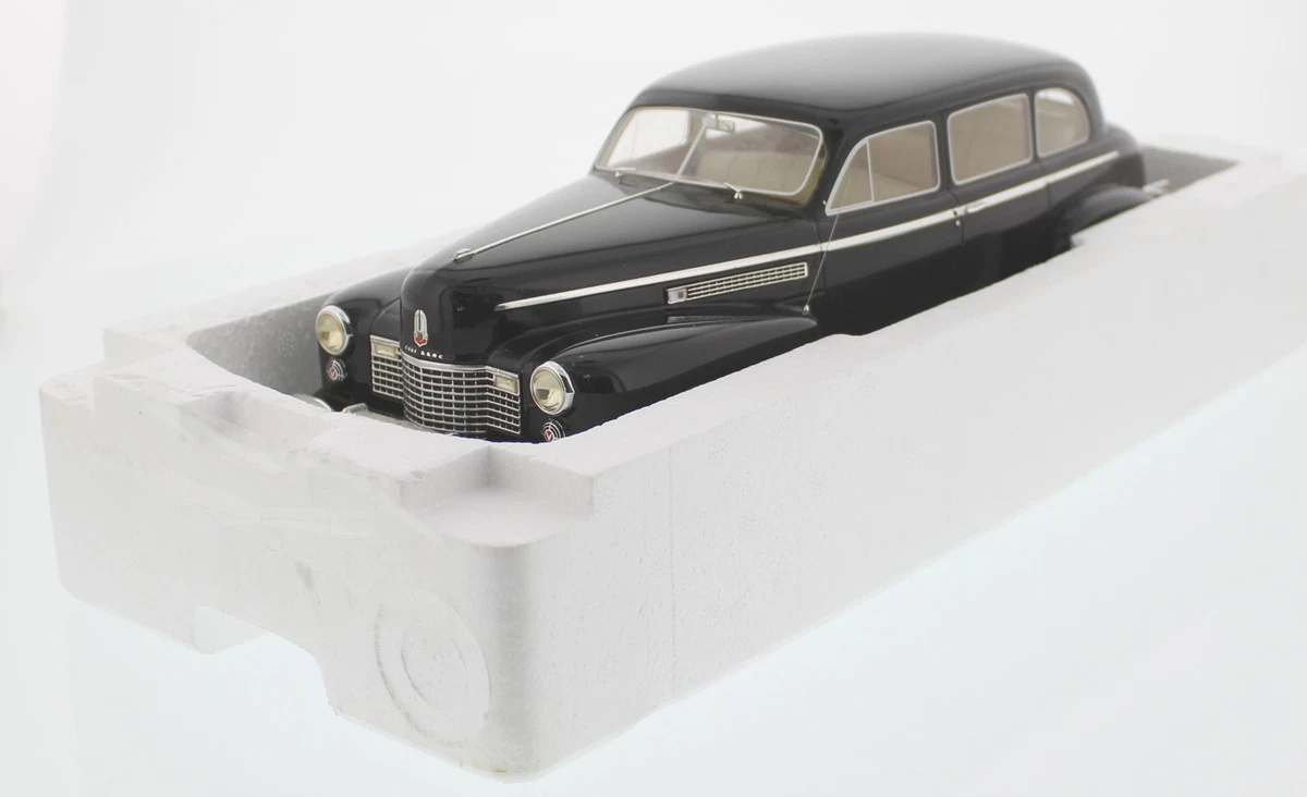 Cadillac 1:18 Scale Vintage Manufacture Diecast Cars, Trucks