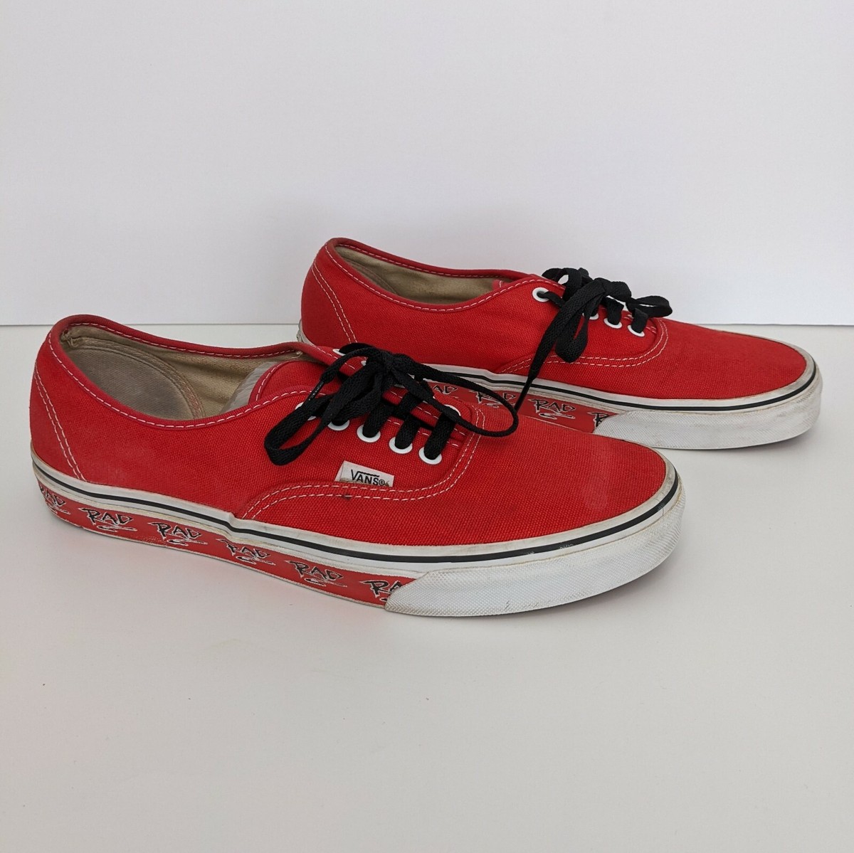 靴 VANS AUTHENTIC RAD 29 靴 VANS AUTHENTIC RAD 29 Vans Authentic Skate Shoe - Red