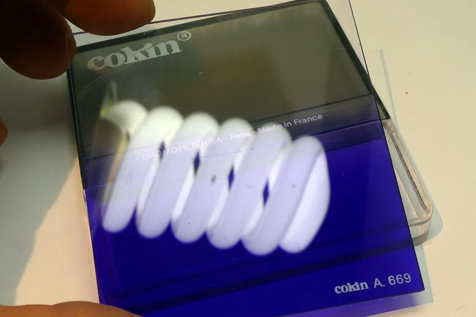 COKIN A669 Gradual Fluorescent Mauve M2 A  series 67X67mm small square graduated - Image 3 of 4