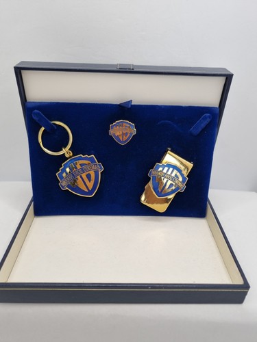 Warner Bros Cinemas WB Gift Set Money Clip Key Chain & Pin Badge New Very Rare - Bild 5 von 10