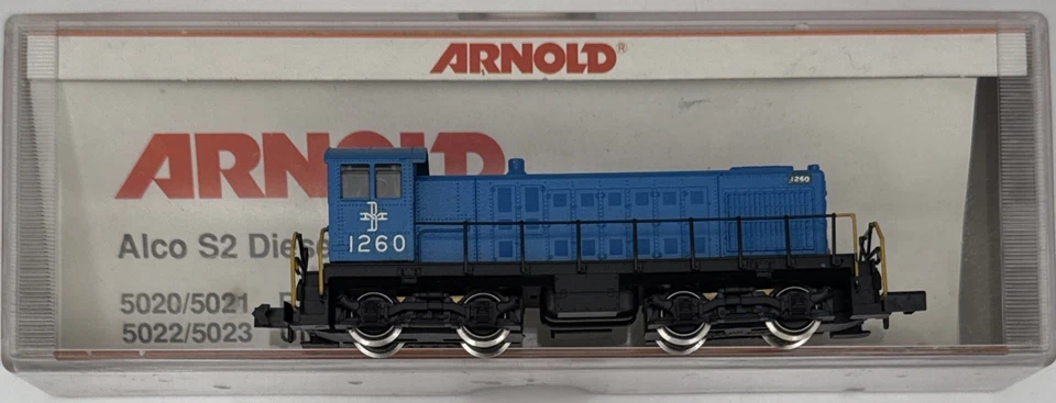 RARE NIB Arnold 5025 Alco S-2 loco Boston & Maine BM #1260 Blue Bird Scheme Cust - Image 2 of 4