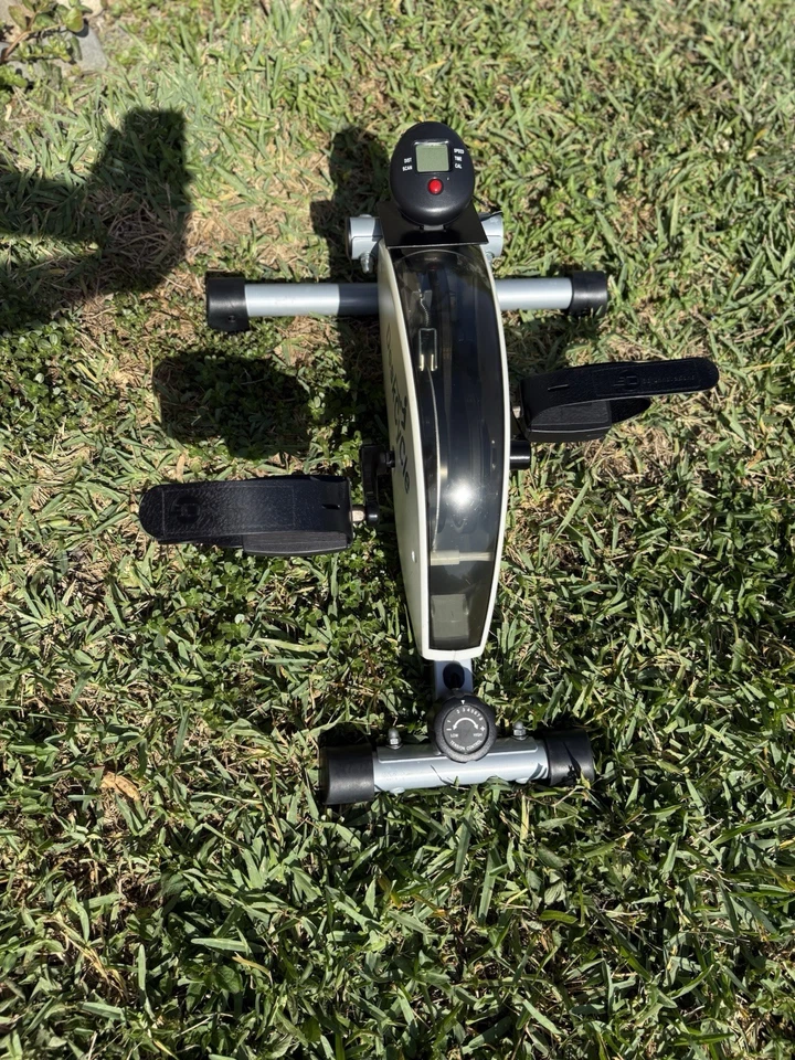 3D Innovations DeskCycle FBA_TT-DSC Under Desk Bike Pedal Trainer - White - Image 3 of 4