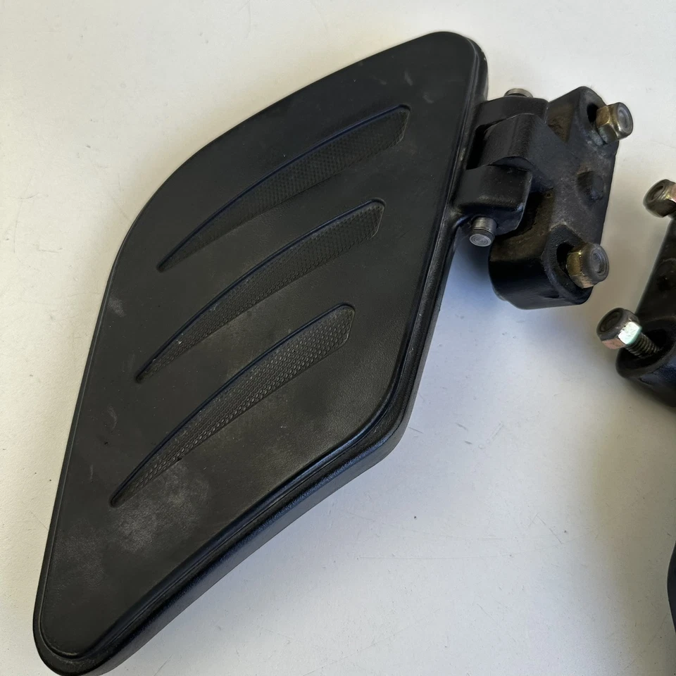 Reposapiés y soportes para pasajero trasero Victory Cross Country 2011 Foto 3 de 4