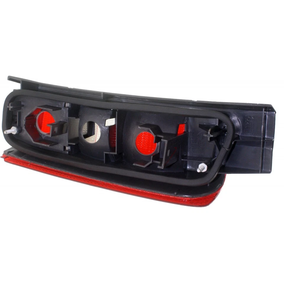 VO2819101 Fits 1993-1997 Volvo 850/V70 Passenger Side Tail Light - Image 2 of 4