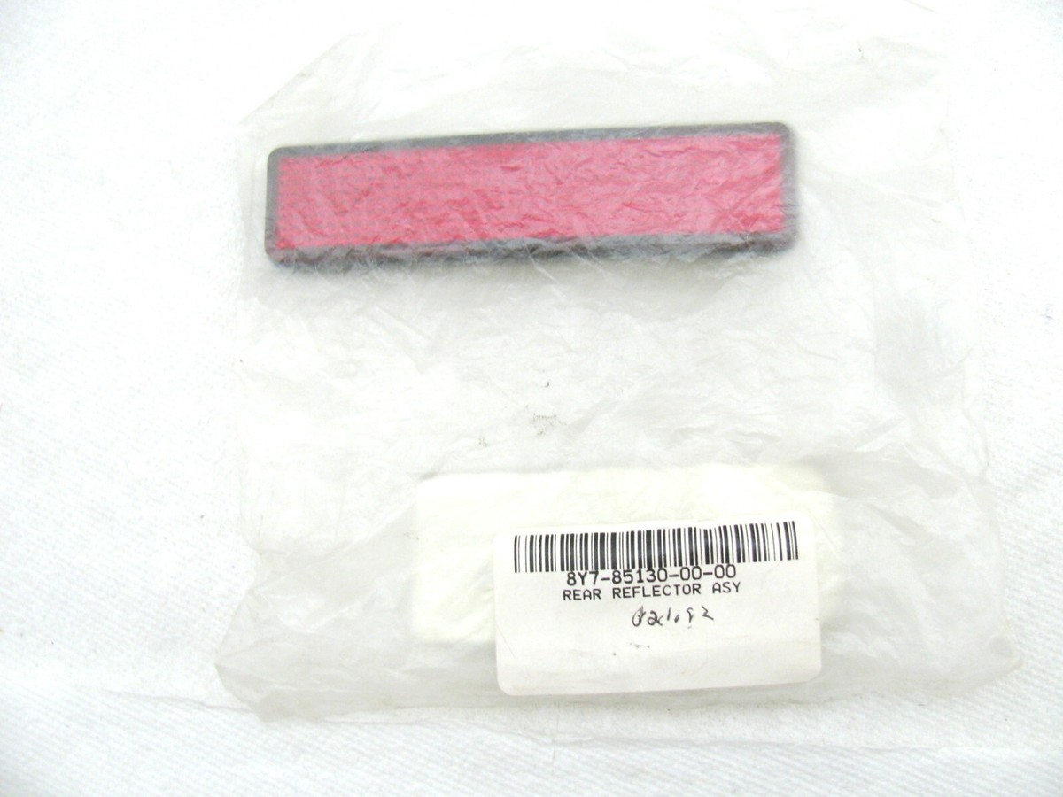 NOS Yamaha Snowmobile OEM Rear Reflector Assembly 8Y7-85150-00-00