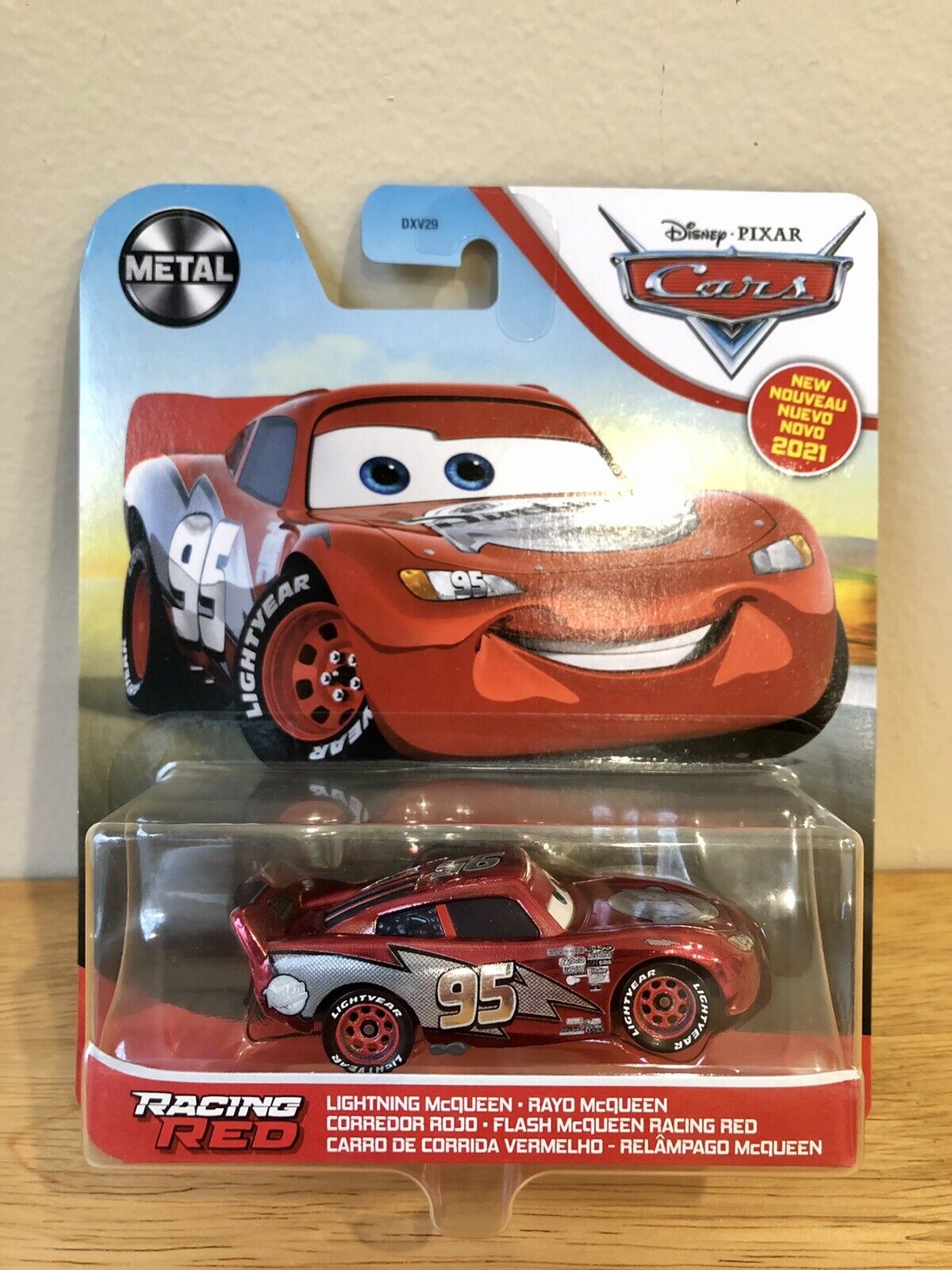 Disney Pixar Cars - Lightning McQueen - Racing Red - 2021