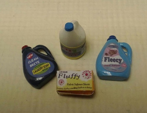 Dollhouse Miniature Plastic Laundry Basket & Laundry Products 1:12 scale - 第 2/5 張圖片