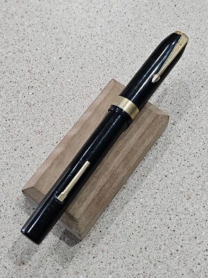 Universal Pen Co Uni-Flow Black 14k NIB Flat Bottom Fountain Pen- Gold Tone Trim