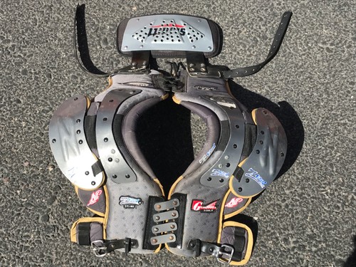 Gear 2000 z Cool  X-Large 16-17” Football Shoulder Pads Youth #G29
